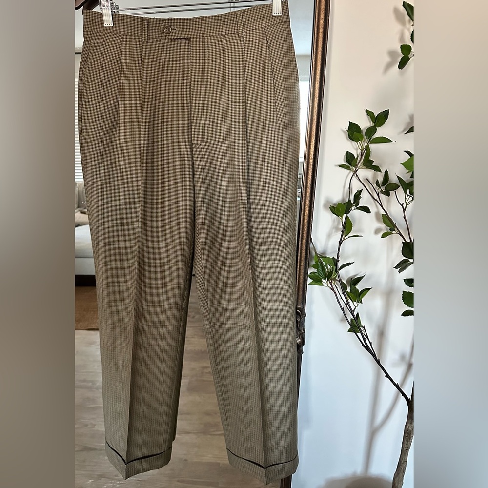 Tommy Hilfiger pleated cuffed men’s pant